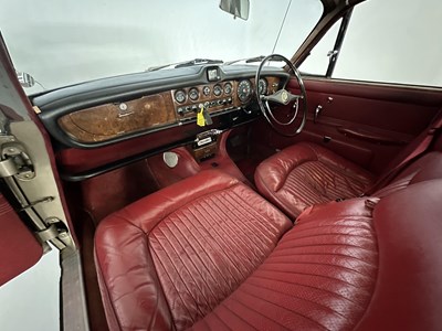 Lot 48 - 1968 Daimler Sovereign 4.2