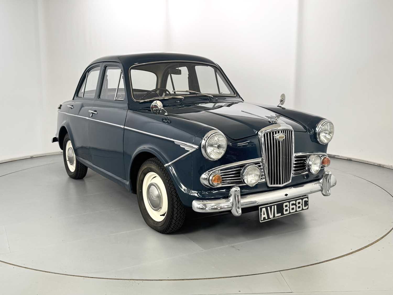 Lot 142 - 1965 Wolseley 1500