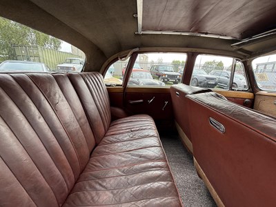 Lot 173 - 1955 Daimler Conquest