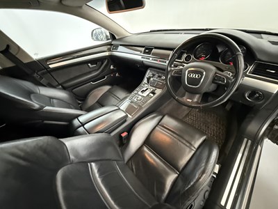 Lot 74 - 2008 Audi S8 V10