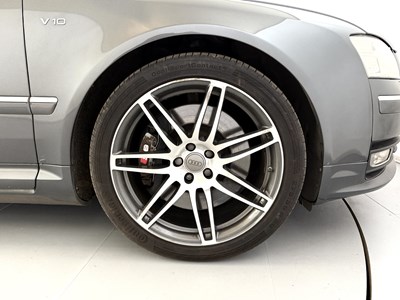 Lot 74 - 2008 Audi S8 V10