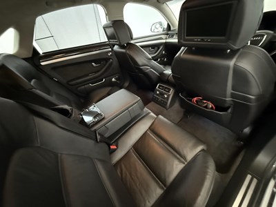 Lot 74 - 2008 Audi S8 V10