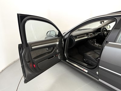 Lot 74 - 2008 Audi S8 V10