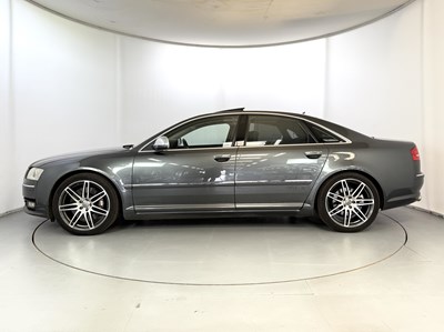 Lot 74 - 2008 Audi S8 V10