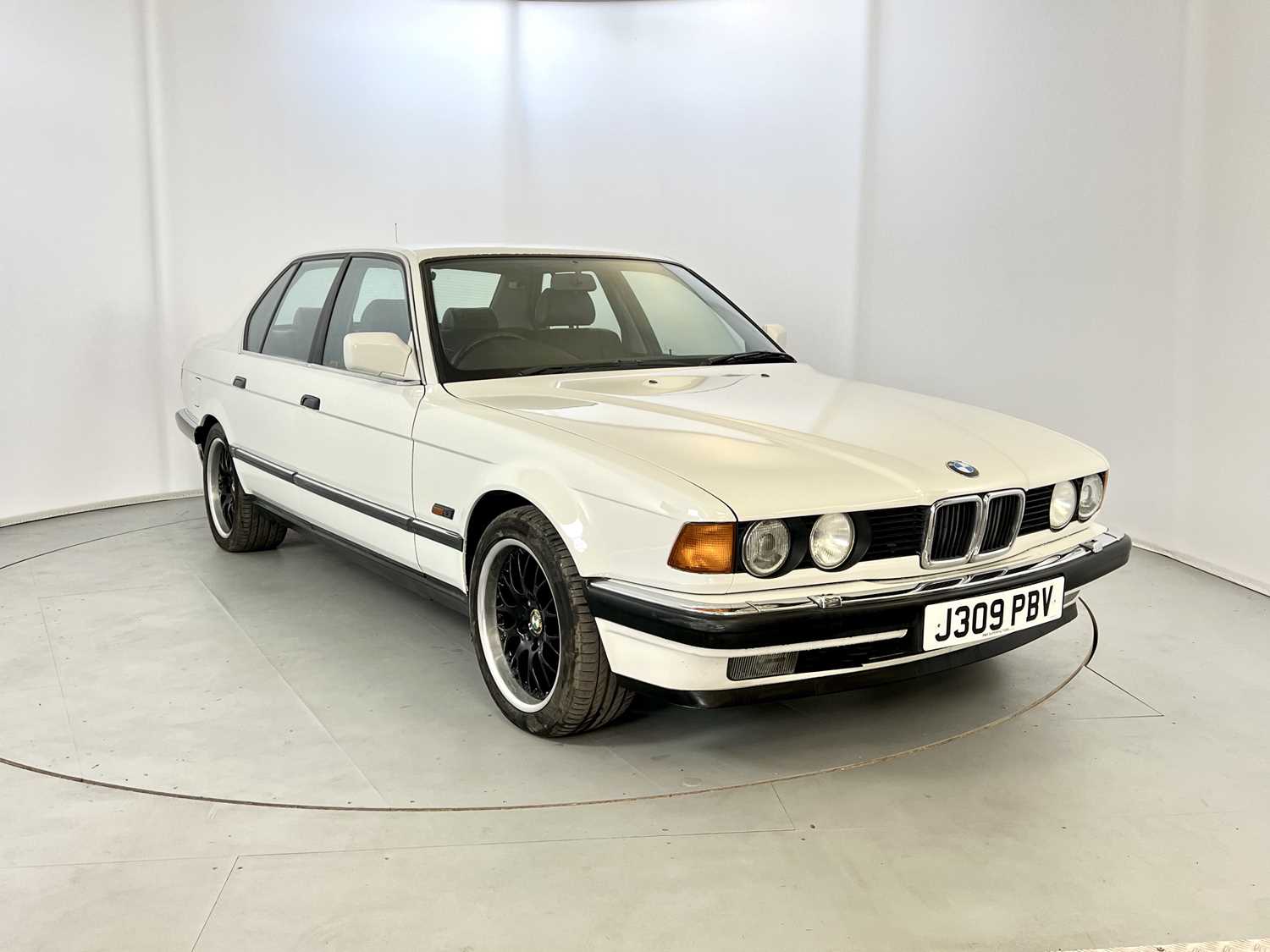 Lot 38 - 1992 BMW 735i