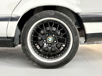 Lot 38 - 1992 BMW 735i