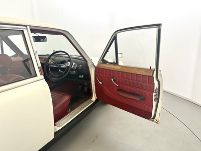 Lot 17 - 1966 Triumph 2000