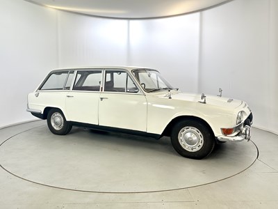 Lot 17 - 1966 Triumph 2000