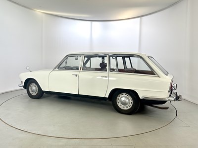 Lot 17 - 1966 Triumph 2000