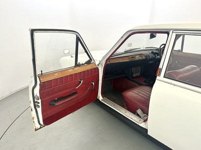 Lot 17 - 1966 Triumph 2000