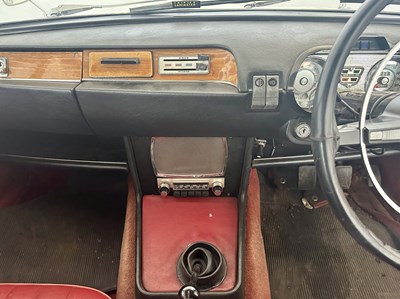 Lot 17 - 1966 Triumph 2000