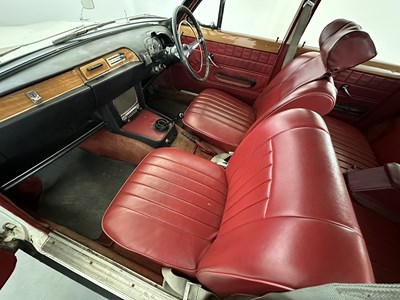 Lot 17 - 1966 Triumph 2000