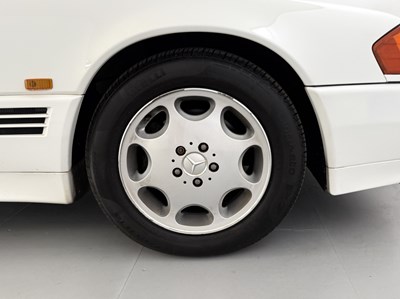 Lot 3 - 1994 Mercedes-Benz SL280