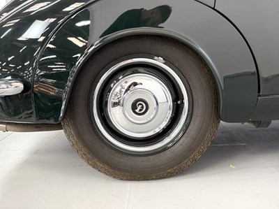 Lot 17 - 1969 Daimler 250