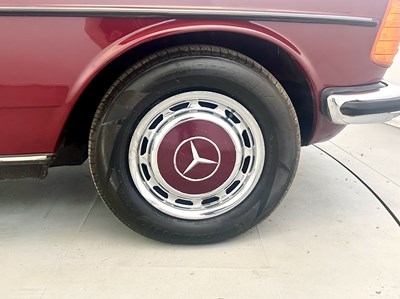 Lot 123 - 1985 Mercedes-Benz 280E
