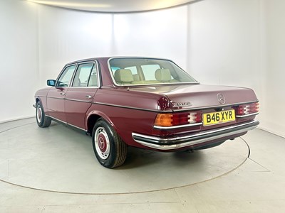 Lot 123 - 1985 Mercedes-Benz 280E