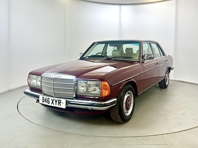 Lot 123 - 1985 Mercedes-Benz 280E