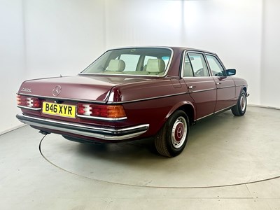Lot 123 - 1985 Mercedes-Benz 280E