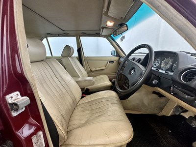 Lot 123 - 1985 Mercedes-Benz 280E