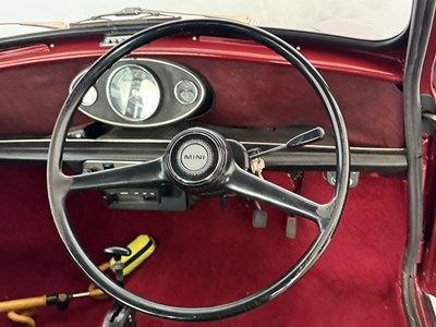 Lot 117 - 1976 Leyland Mini 1000
