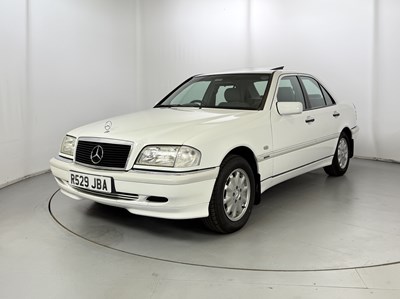 Lot 58 - 1997 Mercedes C250