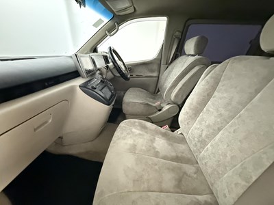 Lot 129 - 2003 Nissan Elgrand
