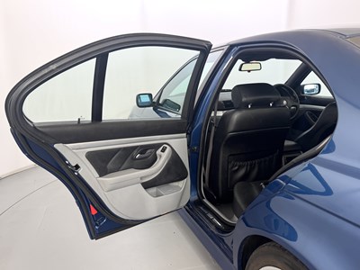 Lot 86 - 2003 BMW 520i