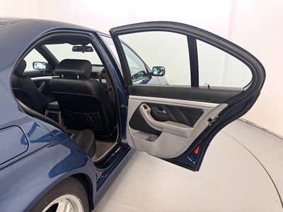 Lot 86 - 2003 BMW 520i