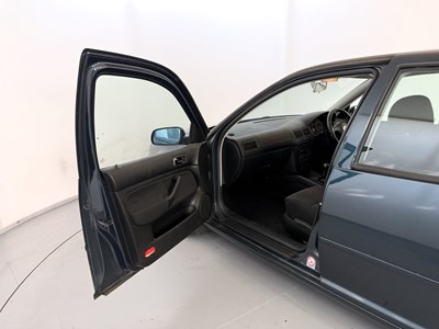 Lot 170 - 2001 Volkswagen Golf 2.0