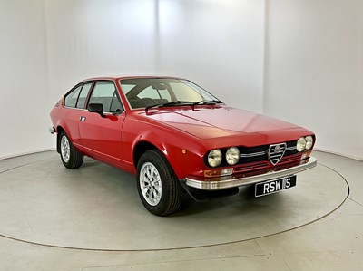Lot 80 - 1977 Alfa Romeo Alfetta GTV 2.0