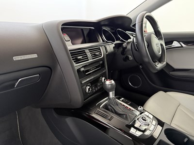 Lot 121 - 2013 Audi RS5