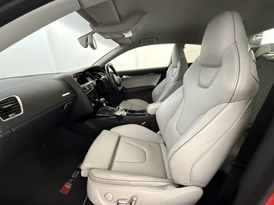 Lot 121 - 2013 Audi RS5