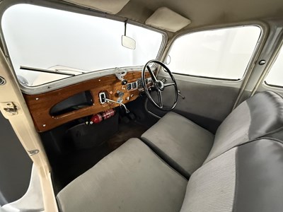 Lot 5 - 1954 Citroen Traction Avant