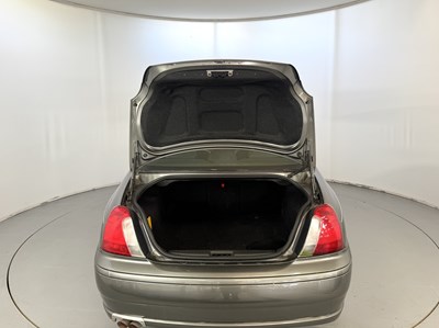 Lot 70 - 2002 MG ZT