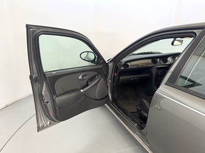 Lot 70 - 2002 MG ZT