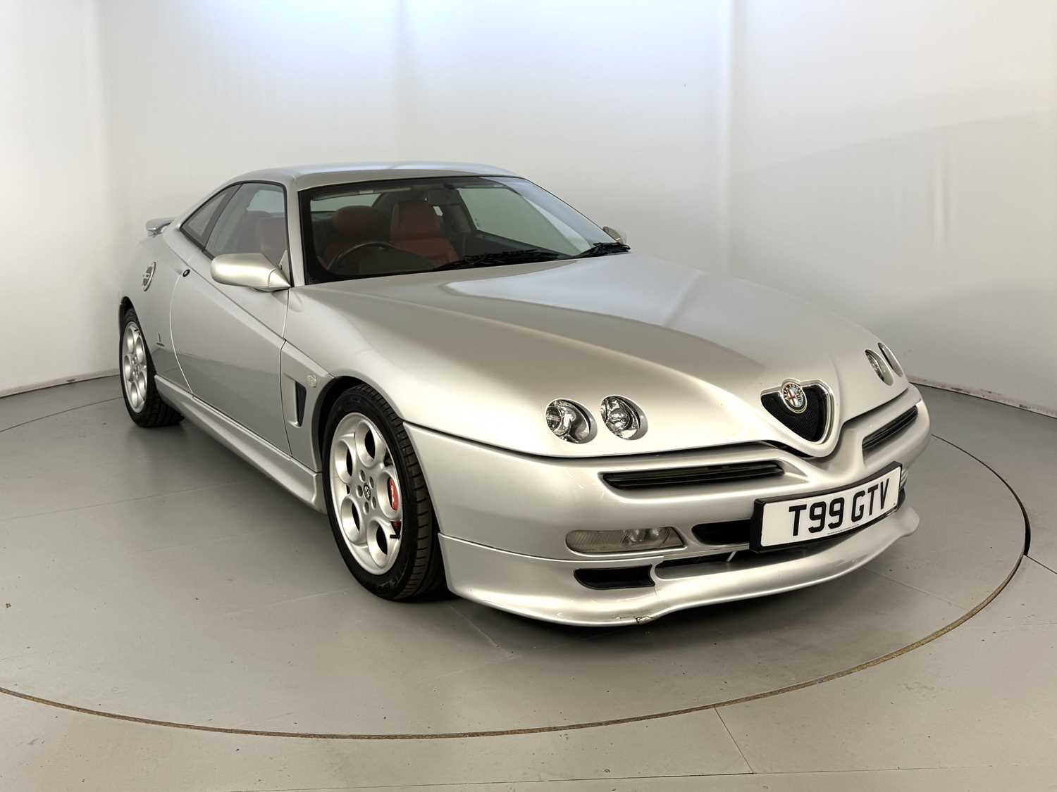 Lot 1 - 1999 Alfa Romeo GTV Lusso