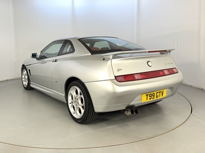 Lot 1 - 1999 Alfa Romeo GTV Lusso