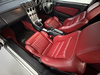 Lot 1 - 1999 Alfa Romeo GTV Lusso