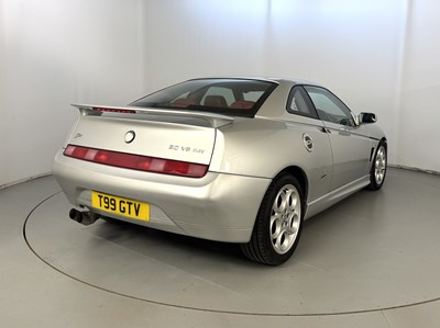 Lot 1 - 1999 Alfa Romeo GTV Lusso