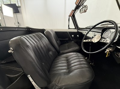Lot 26 - 1966 Renault Caravelle