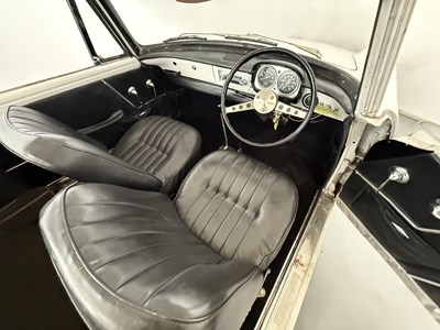 Lot 26 - 1966 Renault Caravelle