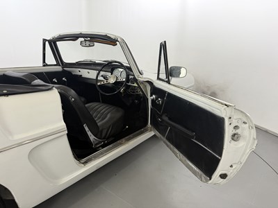 Lot 26 - 1966 Renault Caravelle