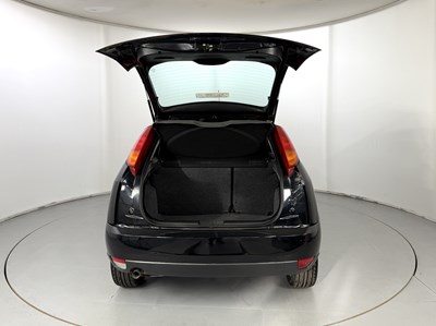 Lot 104 - 2000 Ford Focus Zetec