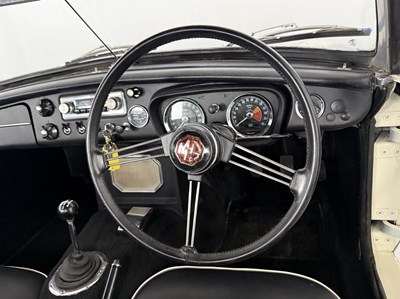Lot 35 - 1969 MG C Roadster