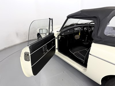 Lot 35 - 1969 MG C Roadster