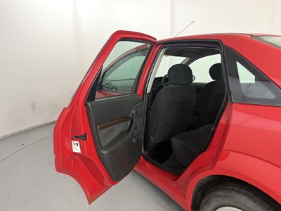 Lot 154 - 1999 Ford Focus Ghia - NO RESERVE