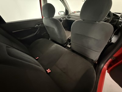 Lot 154 - 1999 Ford Focus Ghia - NO RESERVE