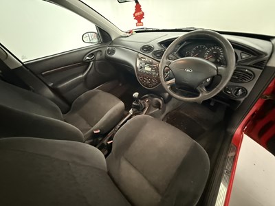Lot 154 - 1999 Ford Focus Ghia - NO RESERVE