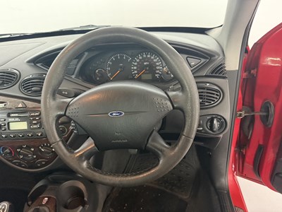 Lot 154 - 1999 Ford Focus Ghia - NO RESERVE