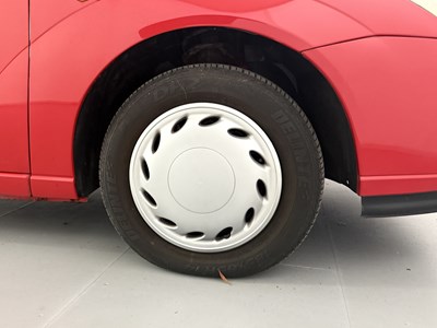 Lot 154 - 1999 Ford Focus Ghia - NO RESERVE